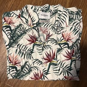 Thin short sleeve Hawaiian/floral shirt